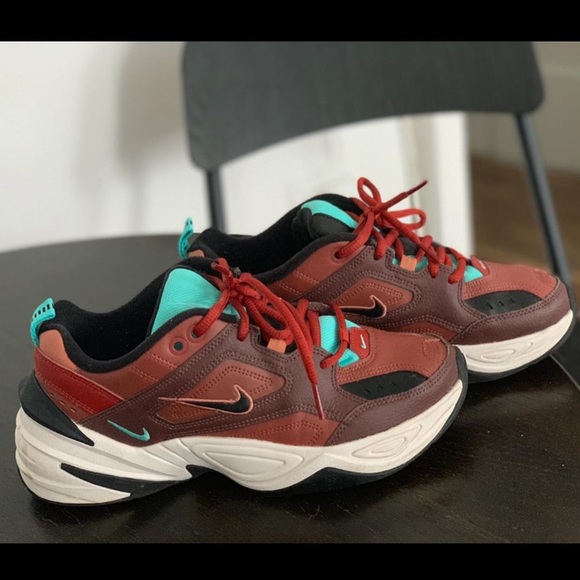 Nike - Picture 2 of 2